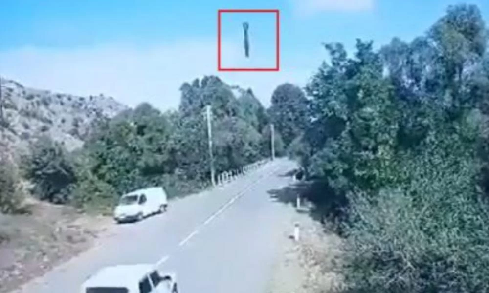 Το Ισραήλ βοηθάει τους Αζέρους: Κατέστρεψαν τη γέφυρα σύνδεσης Αρμενίας-Αρτσάχ με πύραυλο LORA